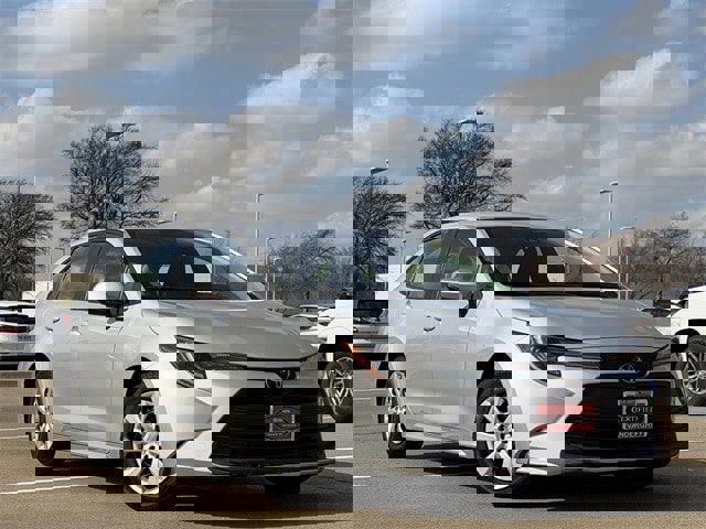 Certified 2024 Toyota Corolla LE image 2