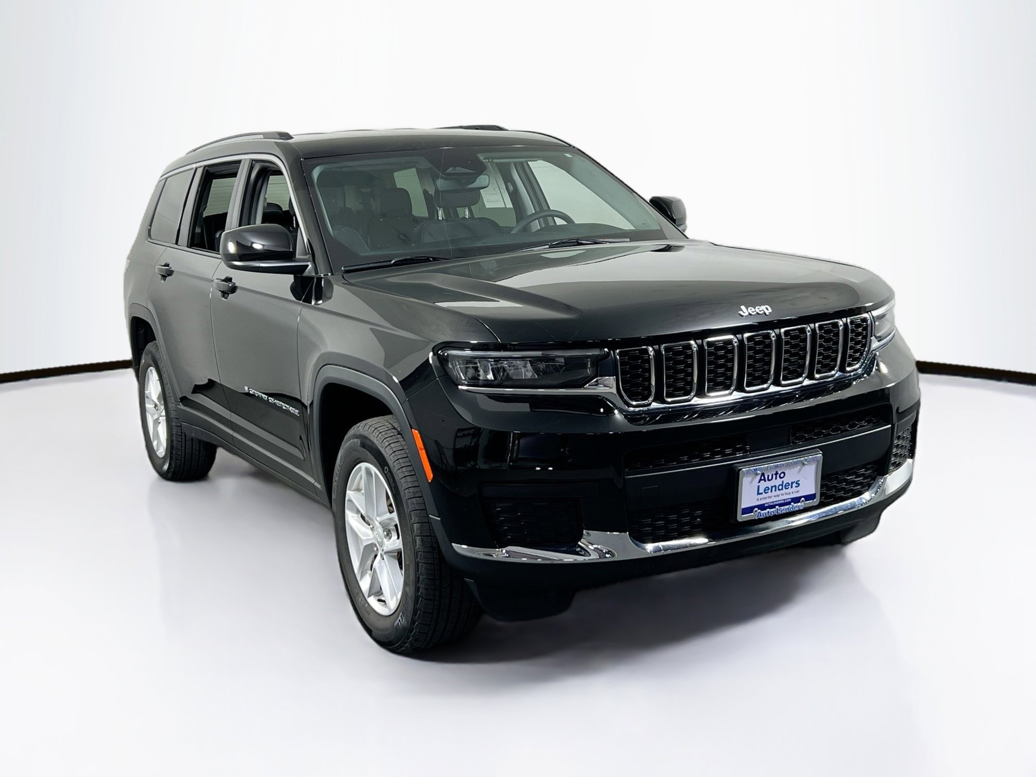 Used 2023 Jeep Grand Cherokee L Laredo AWD/4WD image 3