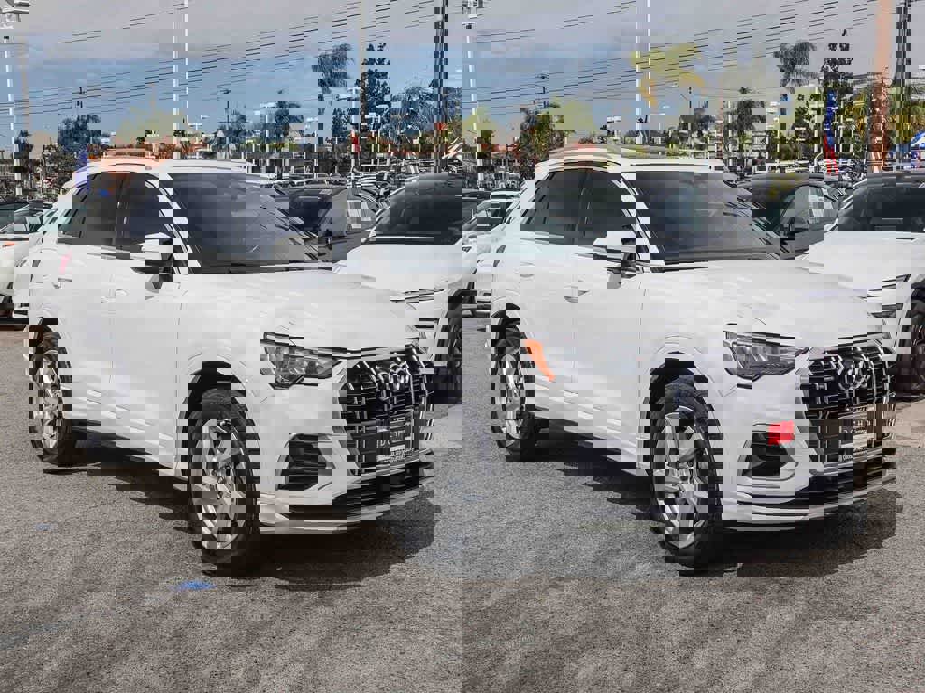 Used 2020 Audi Q3 2.0T Premium image 3