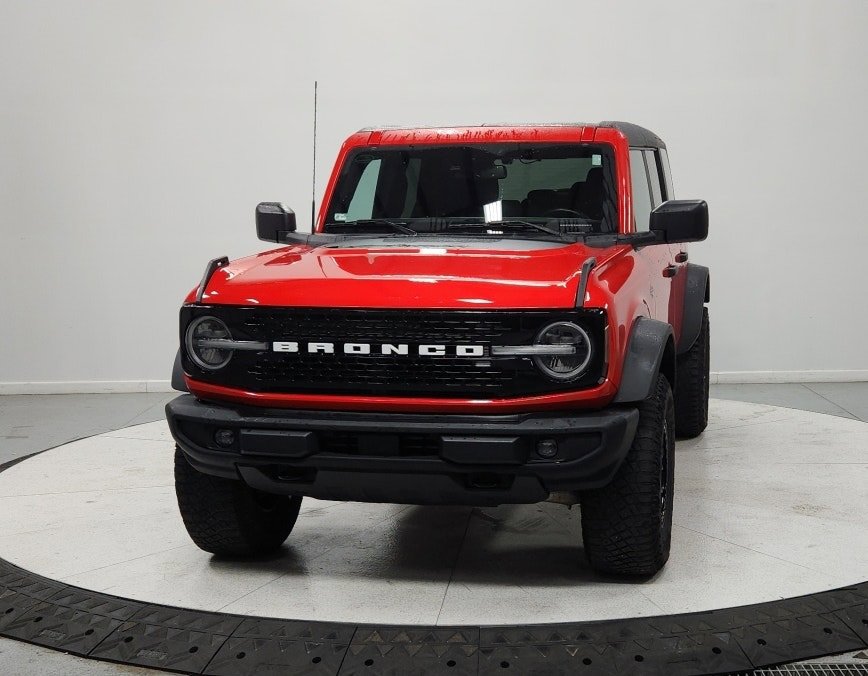 Used 2022 Ford Bronco Wildtrak image 2