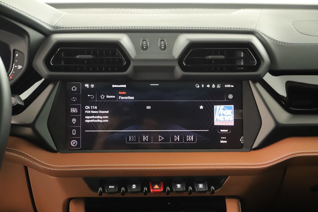Used 2025 Lamborghini Urus SE AWD/4WD image 19