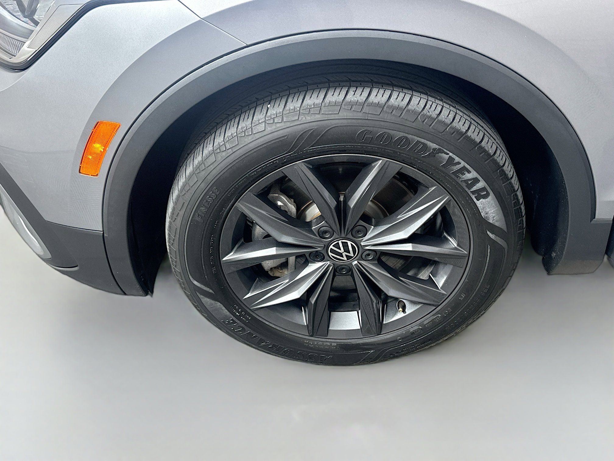 Used 2022 Volkswagen Tiguan SE image 35