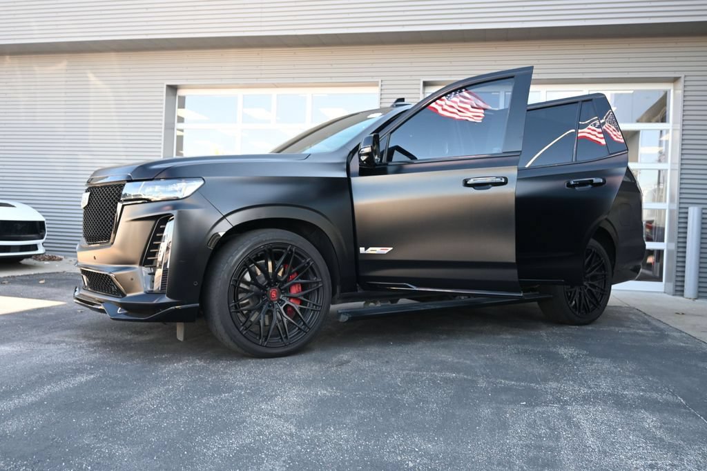 Used 2023 Cadillac Escalade V w/ LPO, ONYX Package AWD/4WD image 18