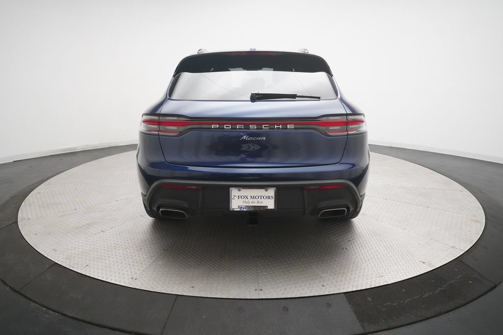 Certified 2022 Porsche Macan AWD/4WD image 6