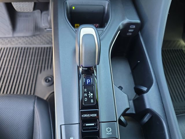 Used 2023 Toyota Crown Limited image 19