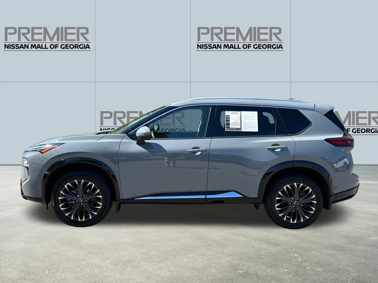 Used 2024 Nissan Rogue Platinum w/ Platinum Premium Package image 6