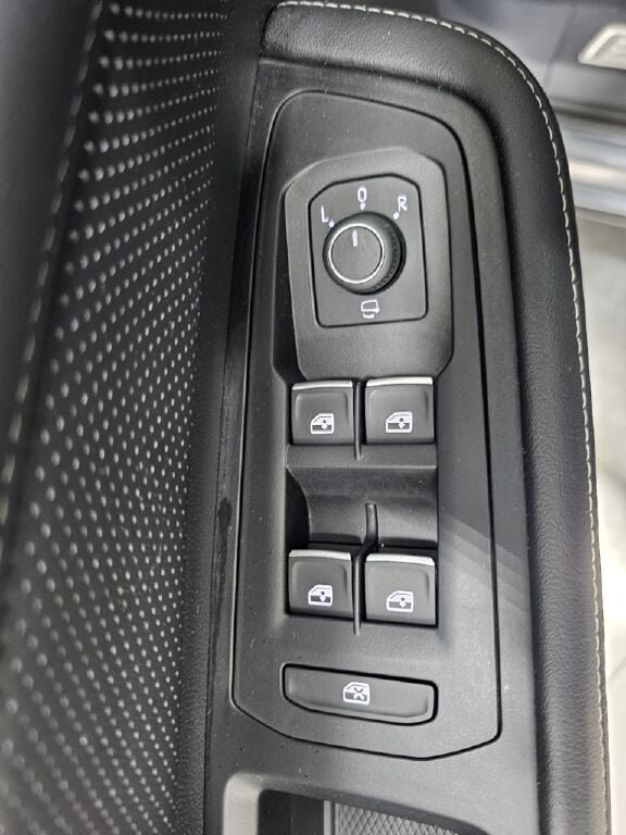 Used 2024 Volkswagen Atlas SEL Premium R-Line AWD/4WD image 29