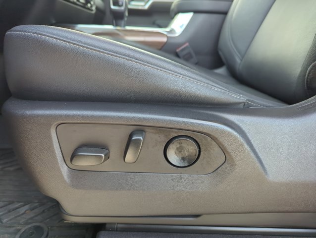 Used 2025 Chevrolet Silverado 1500 LT image 12