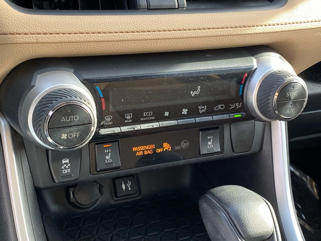 Used 2019 Toyota RAV4 XLE w/ Convenience Package image 17