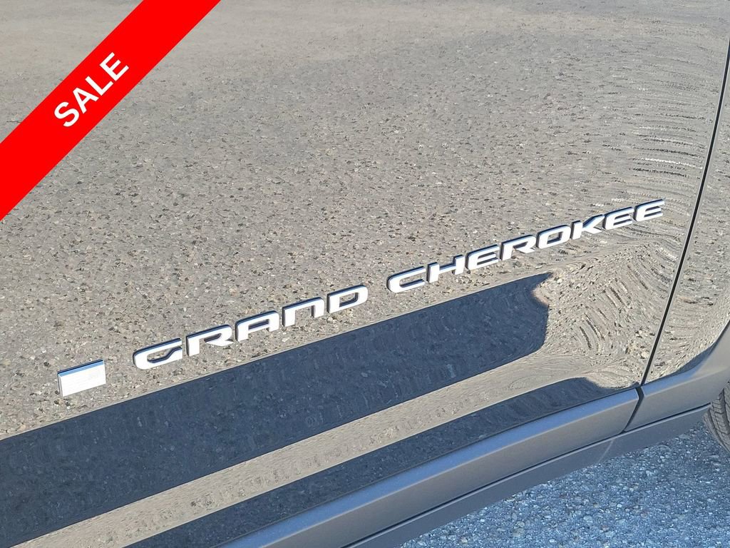 New 2025 Jeep Grand Cherokee L Laredo w/ Luxury Tech Group I image 33
