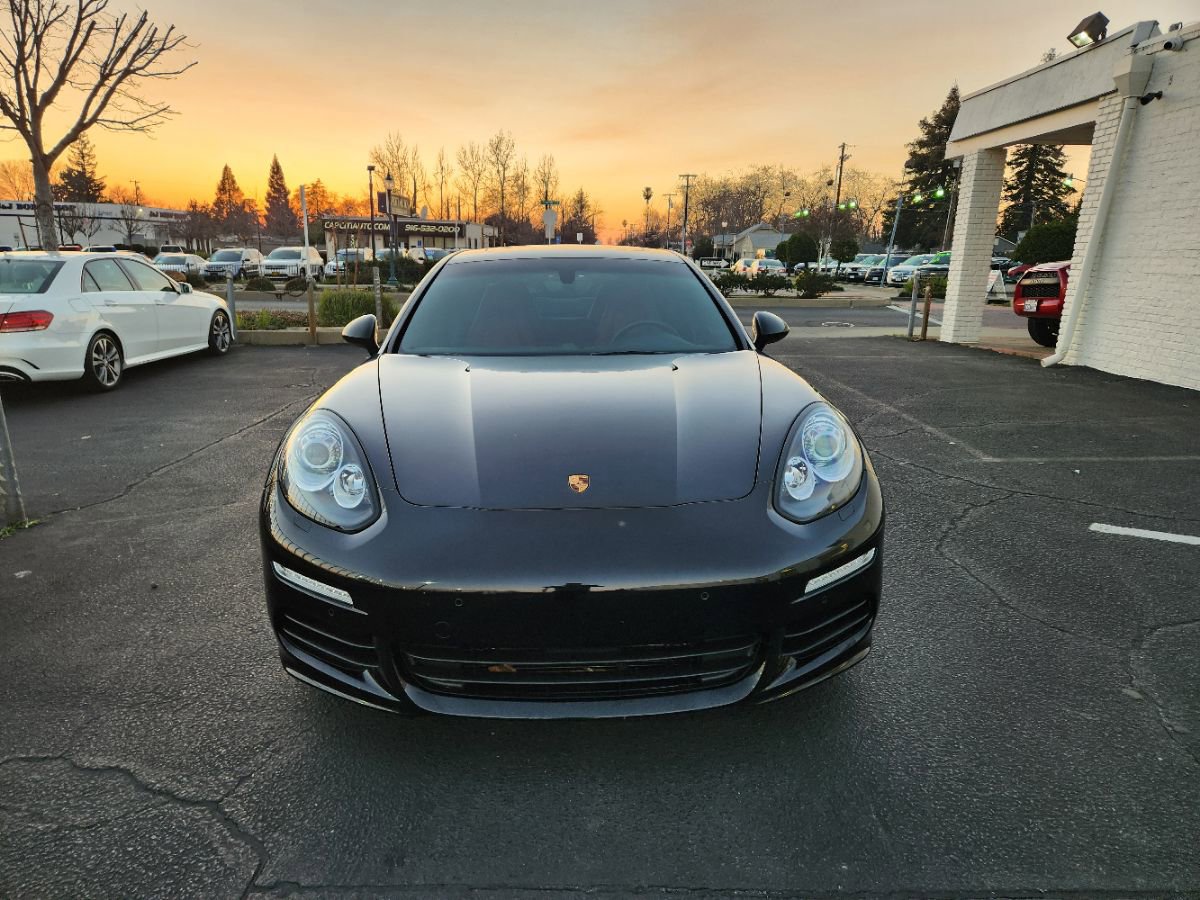 Used 2014 Porsche Panamera 4 image 8