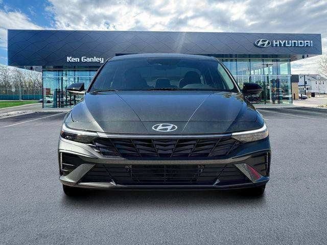 New 2025 Hyundai Elantra SEL FWD image 12