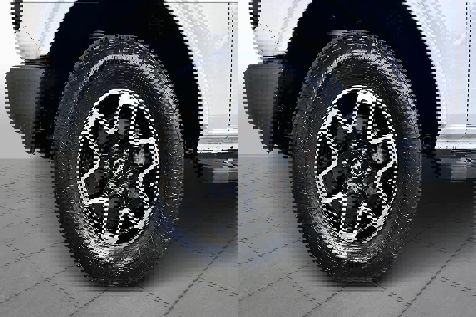 Used 2022 Ford Bronco Outer Banks image 11