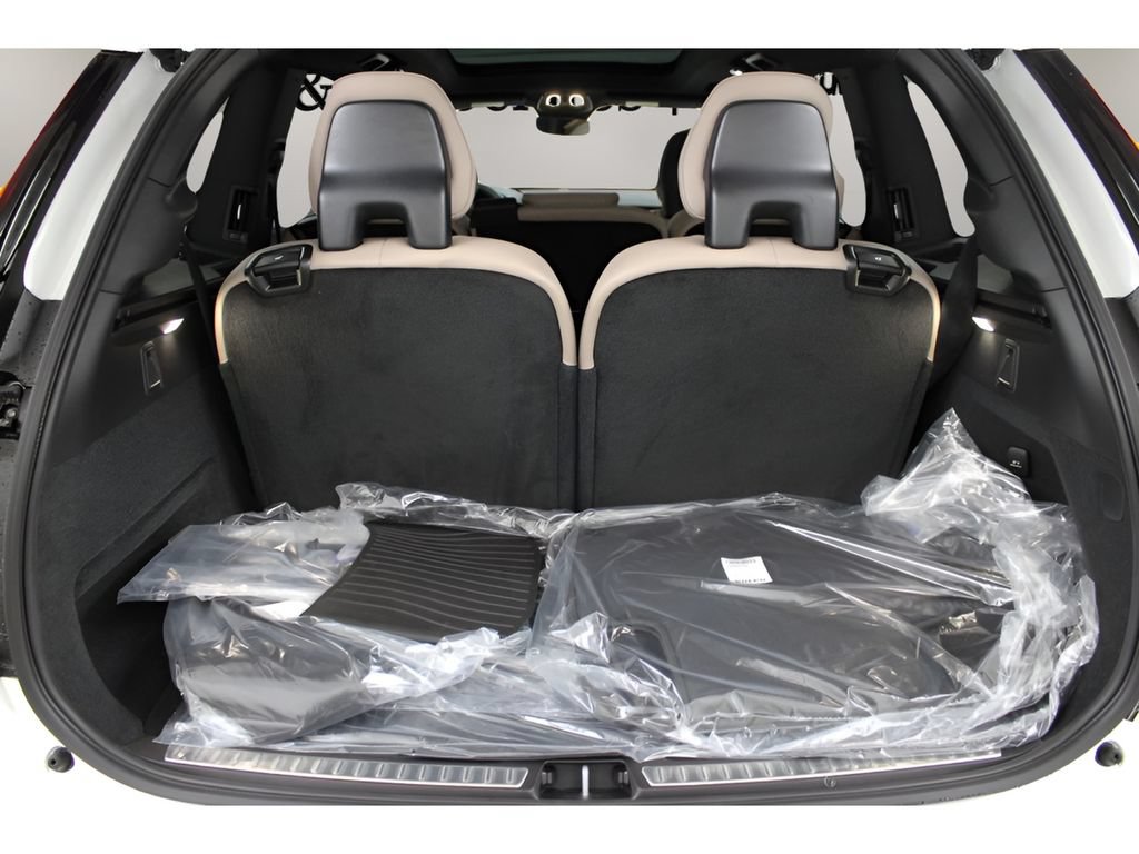 New 2026 Volvo XC90 B6 Ultra w/ Protection Package AWD/4WD image 29