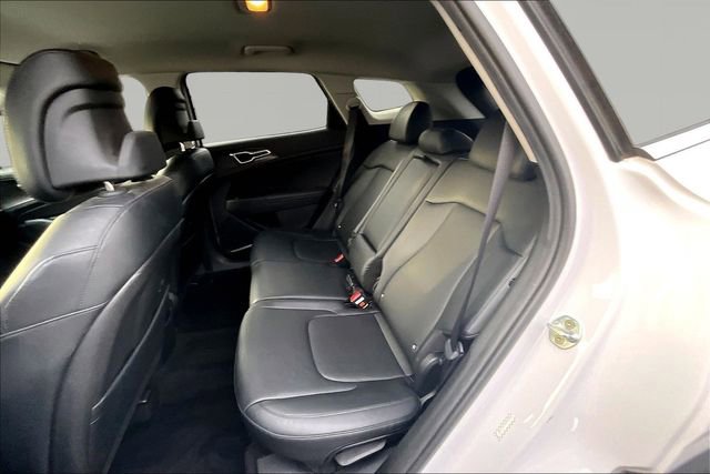 Used 2023 Kia Sportage EX image 16