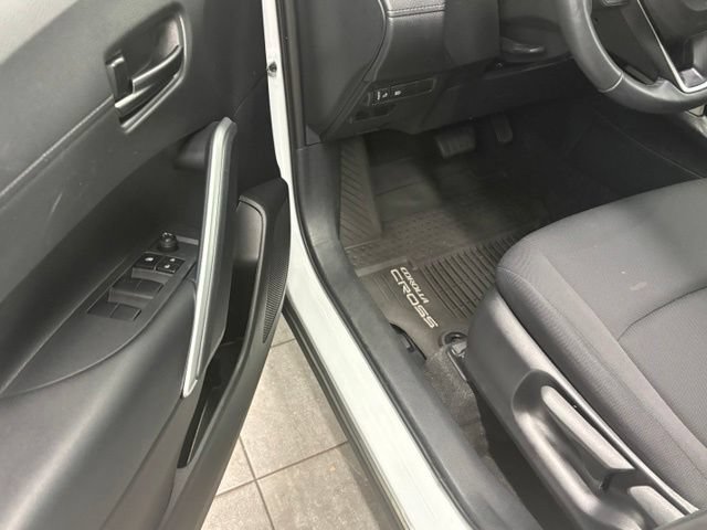 Used 2024 Toyota Corolla Cross LE w/ Moonroof Package AWD/4WD image 11