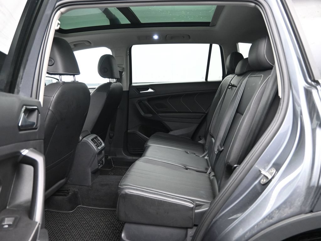 Used 2022 Volkswagen Tiguan SE AWD/4WD image 24