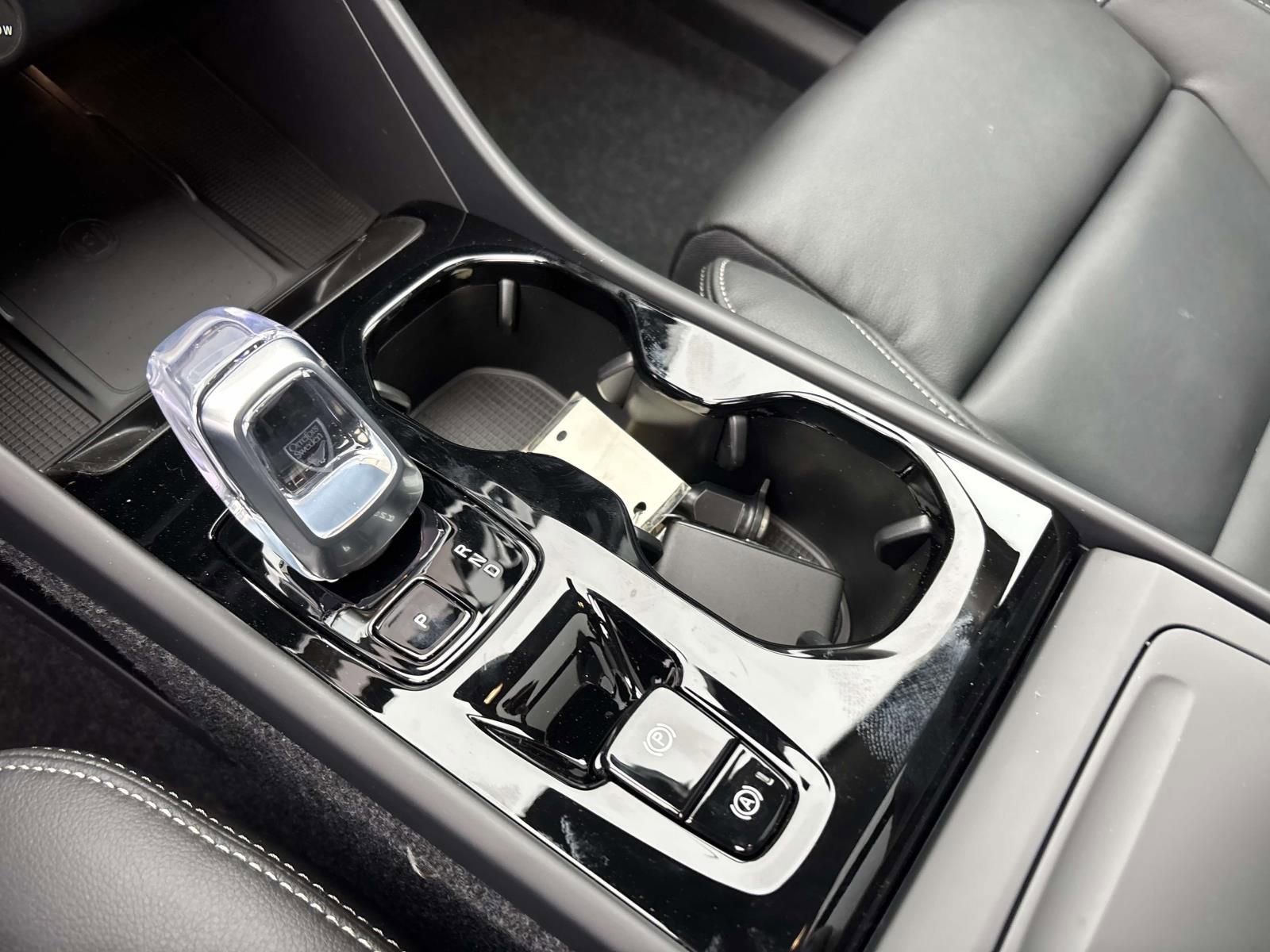 New 2026 Volvo XC40 B5 Plus w/ Protection Package Premier AWD/4WD image 23