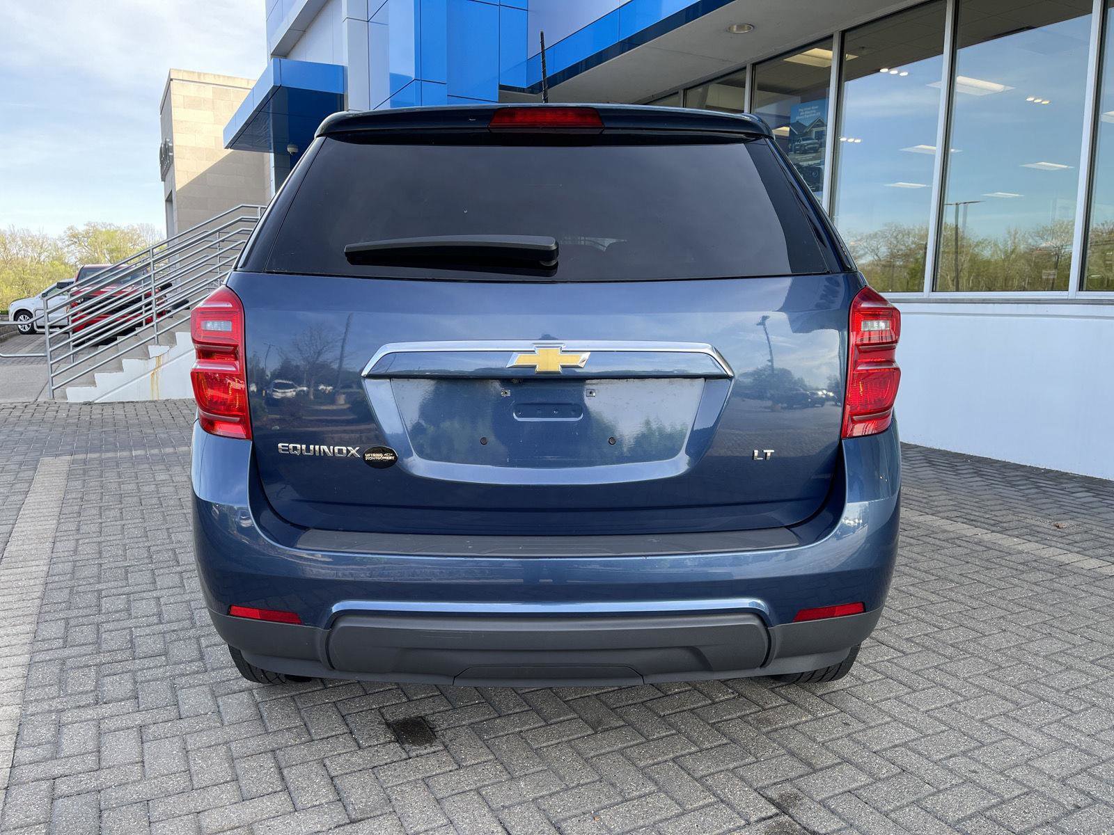 Used 2017 Chevrolet Equinox LT FWD image 4