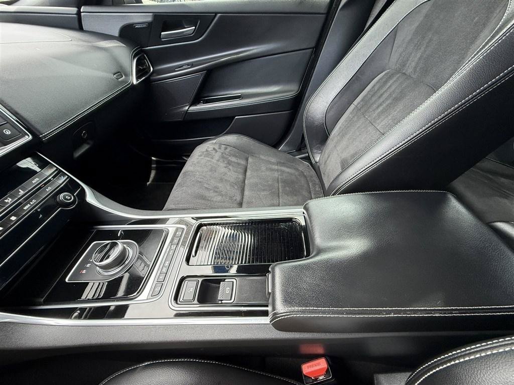 Used 2018 Jaguar XE S AWD/4WD image 57