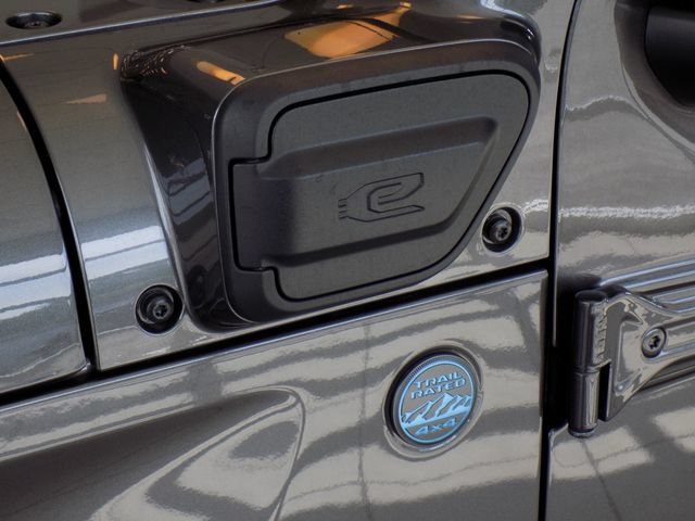 Certified 2025 Jeep Wrangler Unlimited Sahara AWD/4WD image 11