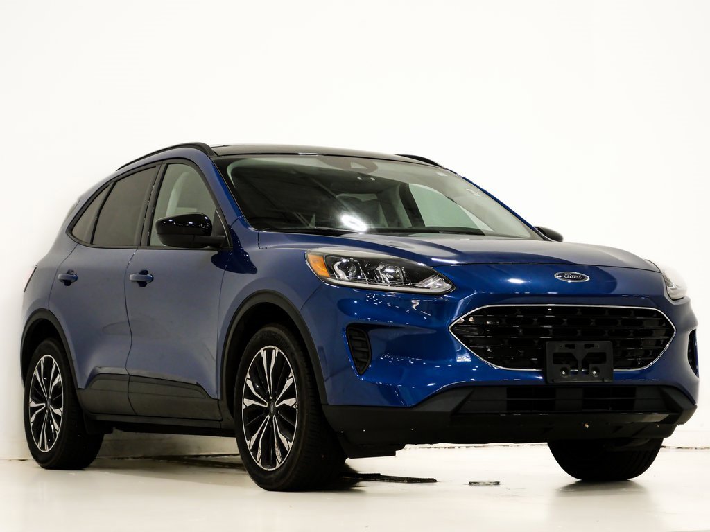 Used 2022 Ford Escape SE w/ SE Sport Appearance Package