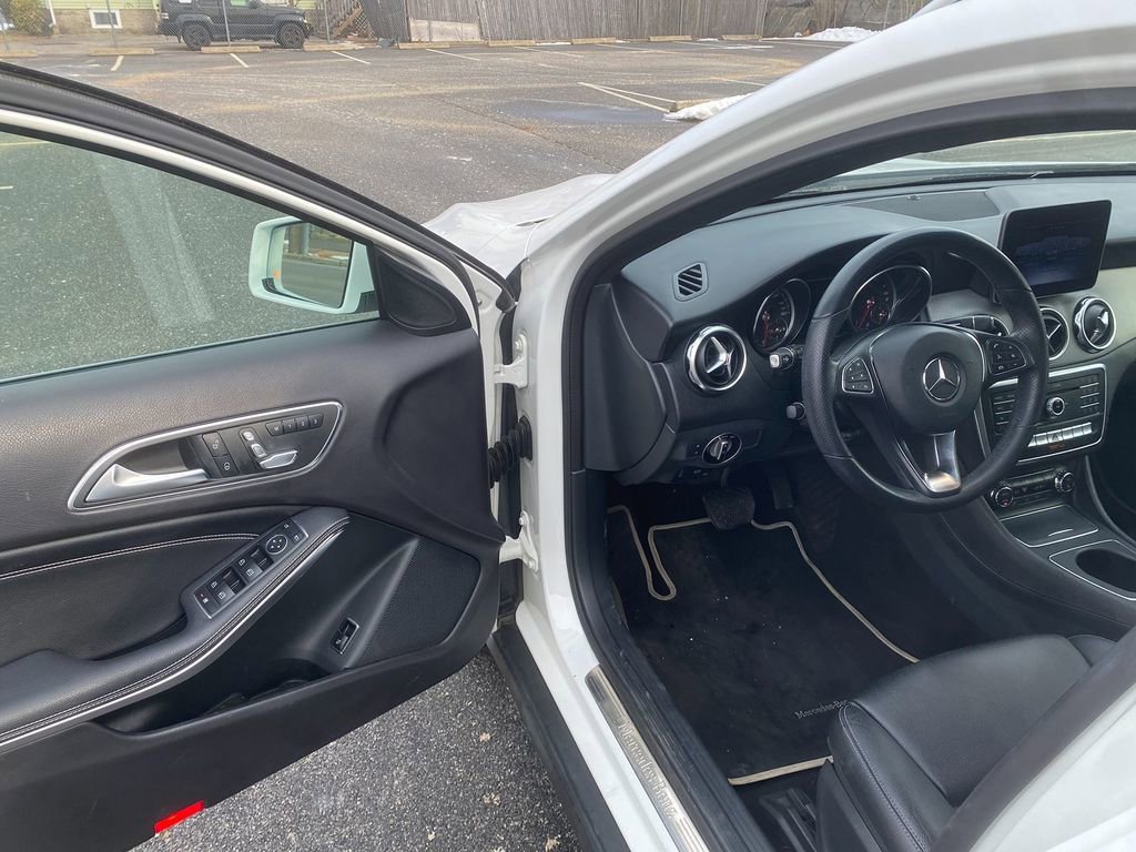 Used 2020 Mercedes-Benz GLA 250 w/ Convenience Package image 10