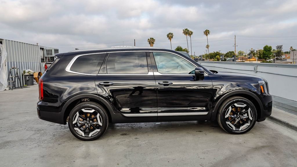 Used 2025 Kia Telluride S AWD/4WD image 13