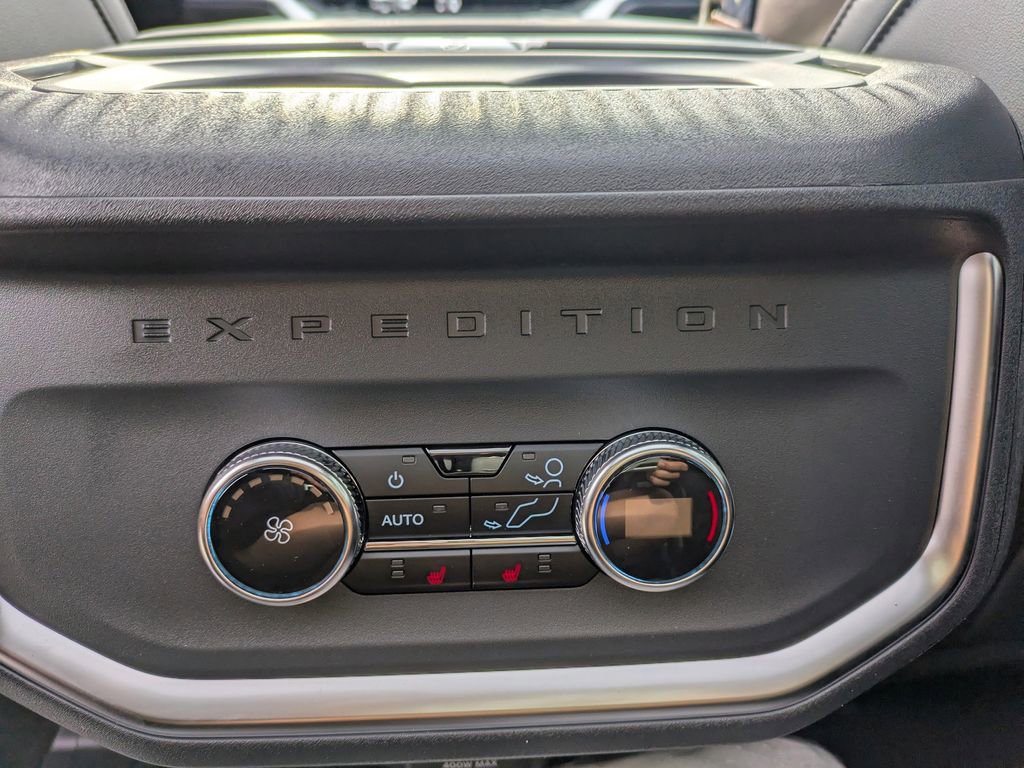 New 2026 Ford Expedition Max Platinum image 17