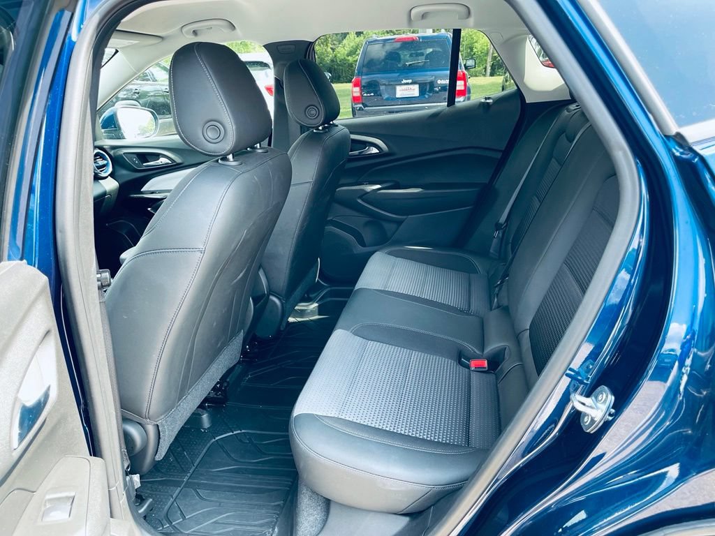 Used 2024 Chevrolet Trax LT FWD image 21