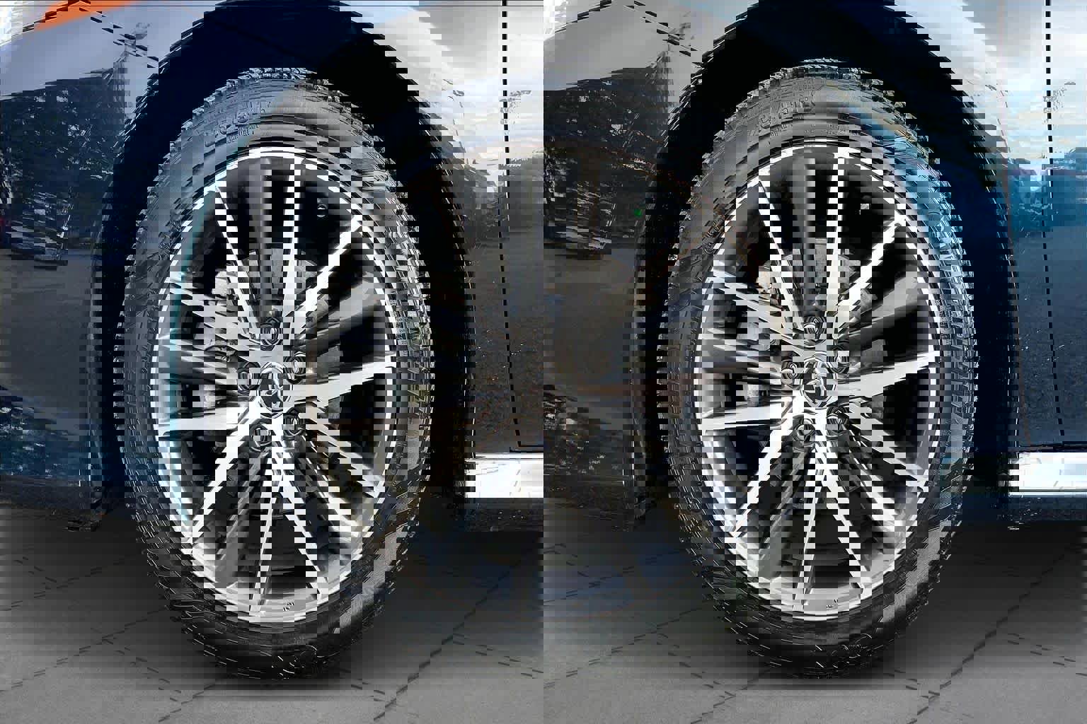 Used 2021 Toyota Camry XLE image 11