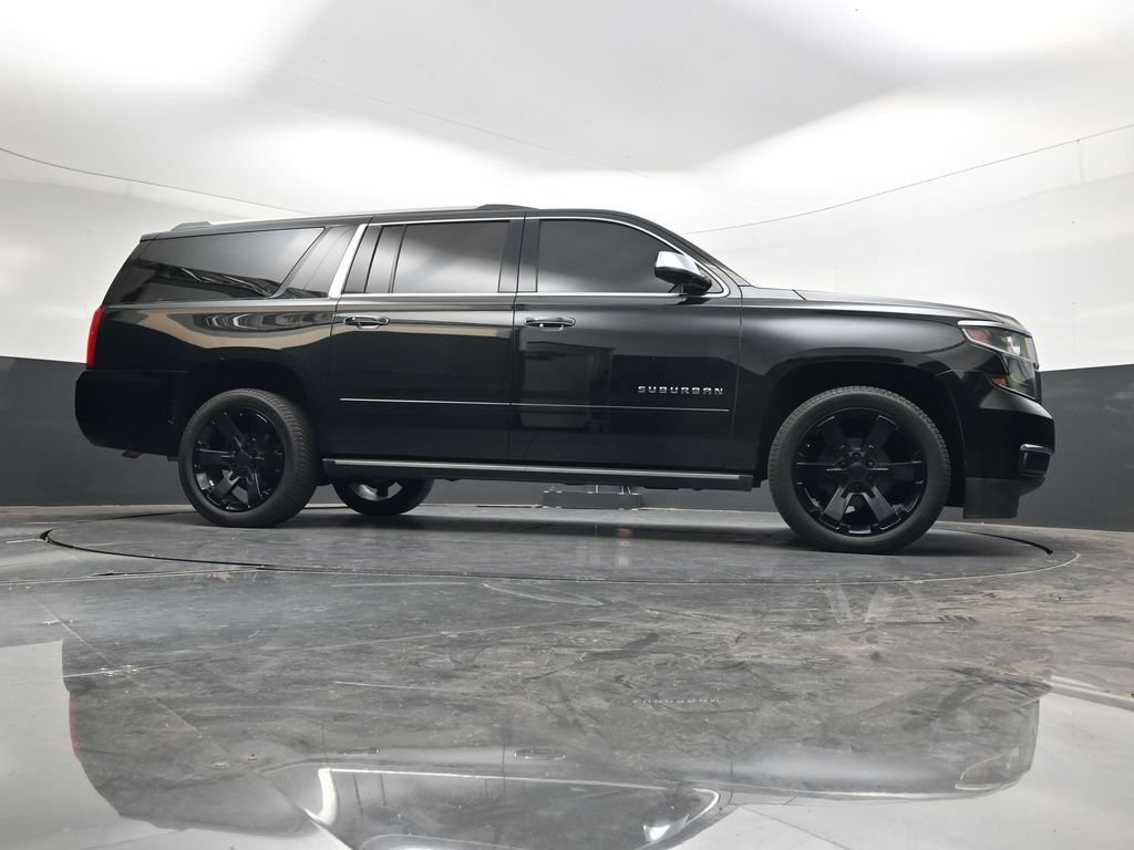 Used 2020 Chevrolet Suburban Premier AWD/4WD image 32
