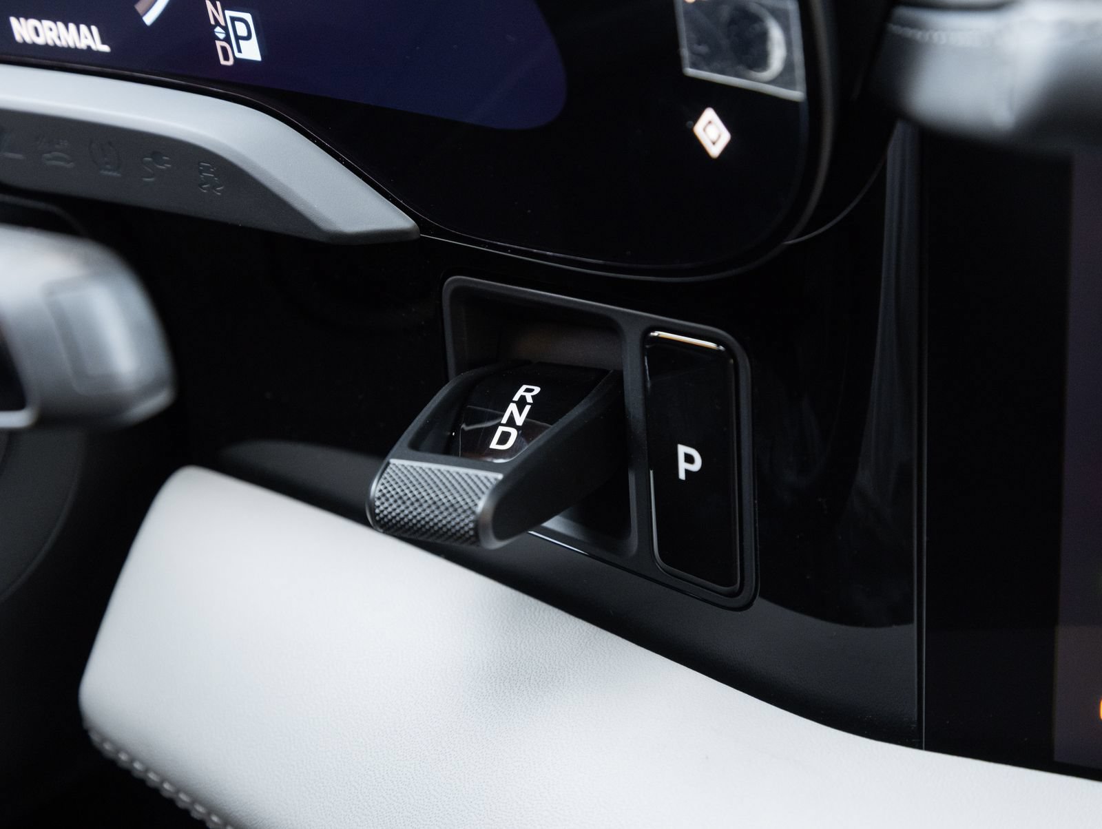 New 2026 Porsche Taycan AWD/4WD image 18