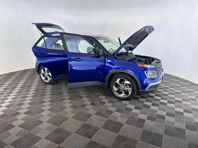 Used 2022 Hyundai Venue Limited FWD image 12