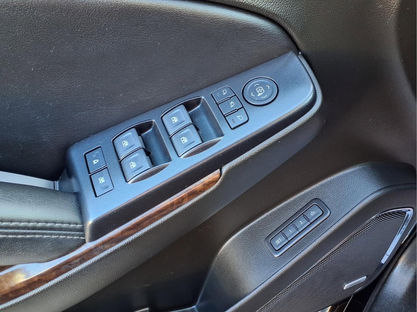 Used 2018 Chevrolet Tahoe LT image 13