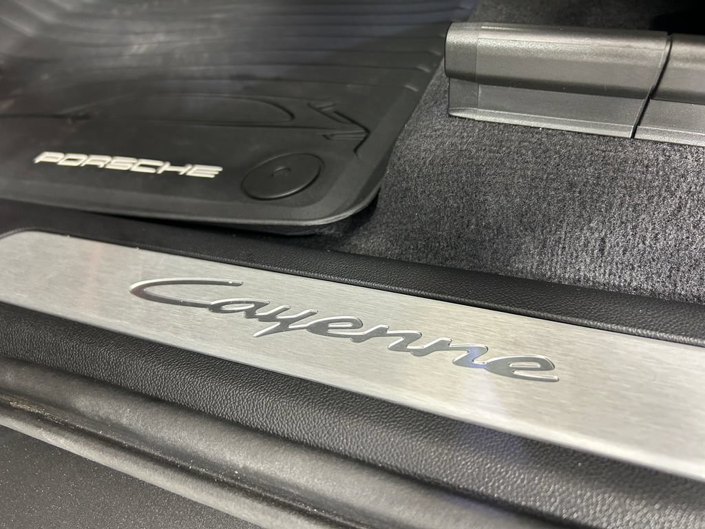 Certified 2026 Porsche Cayenne AWD/4WD image 15