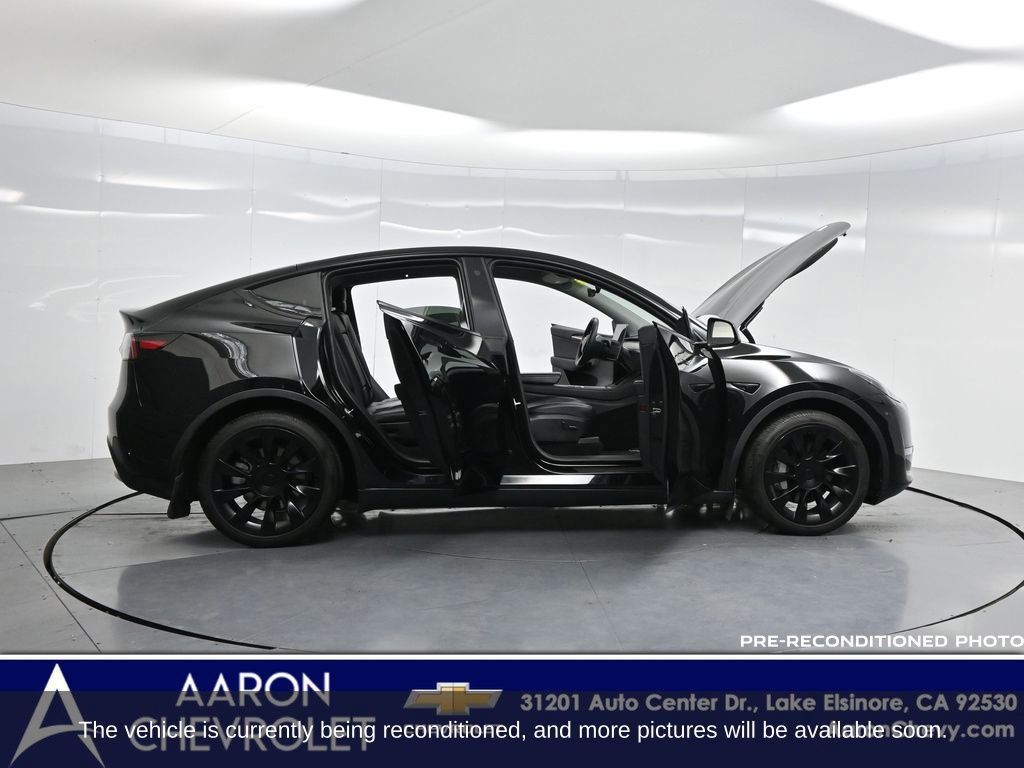 Used 2023 Tesla Model Y Long Range image 3