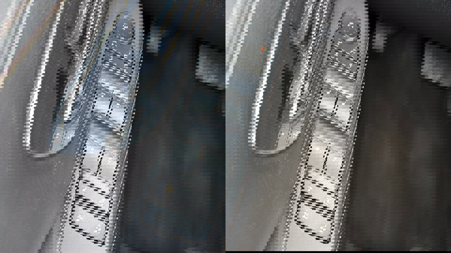 Used 2013 Cadillac Escalade Platinum image 18