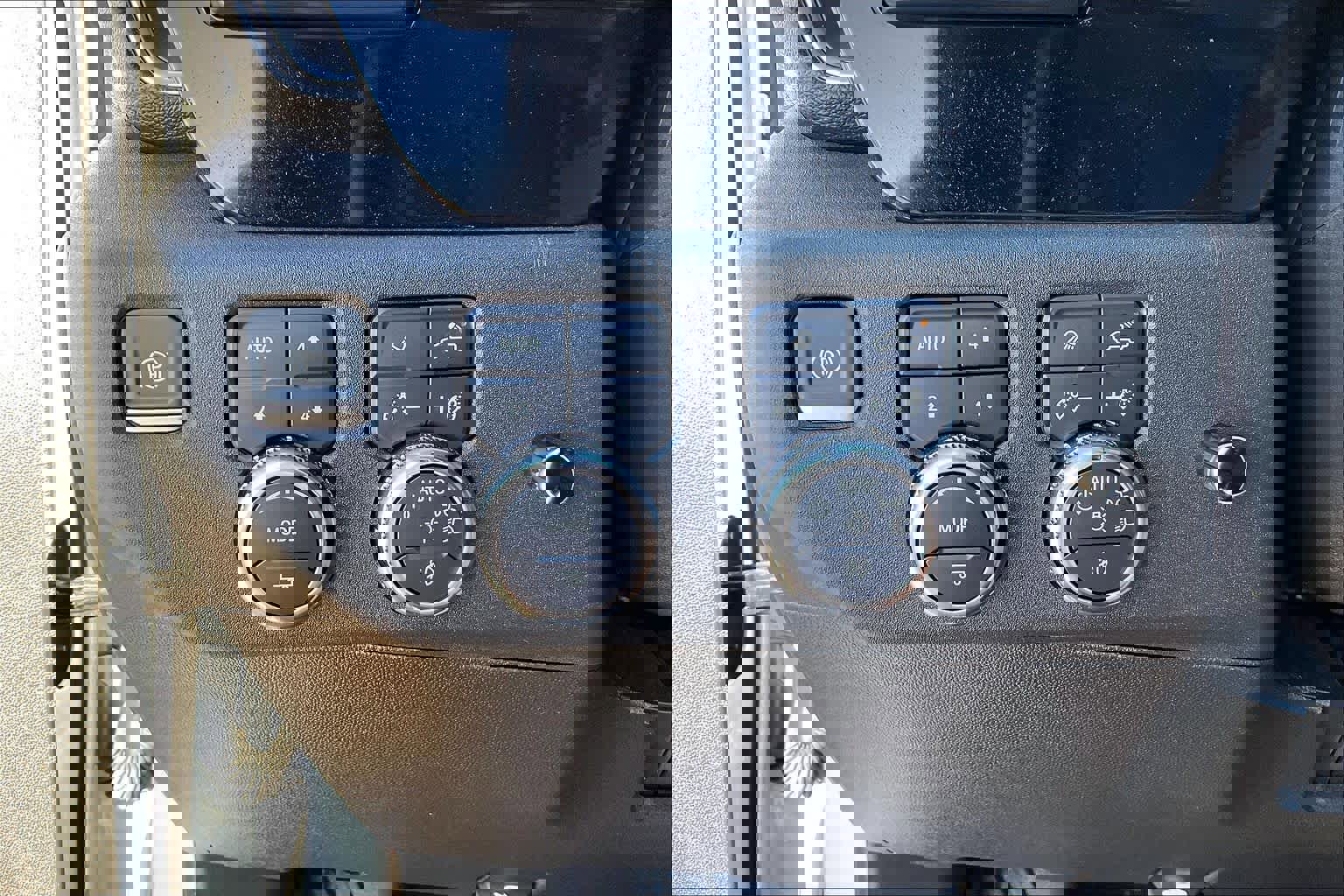 Used 2024 GMC Sierra 2500 SLT w/ SLT Premium Package image 66