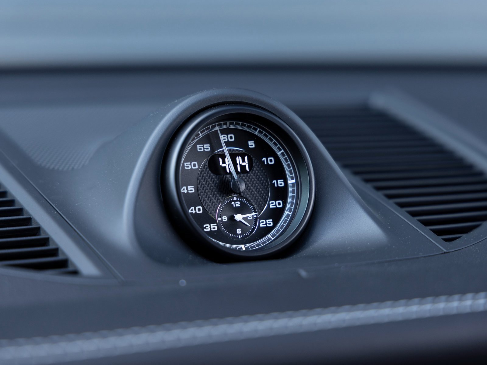 Used 2025 Porsche Macan Turbo image 17