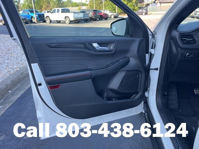 Used 2023 Ford Escape ST-Line w/ Tech Pack #1 FWD image 4