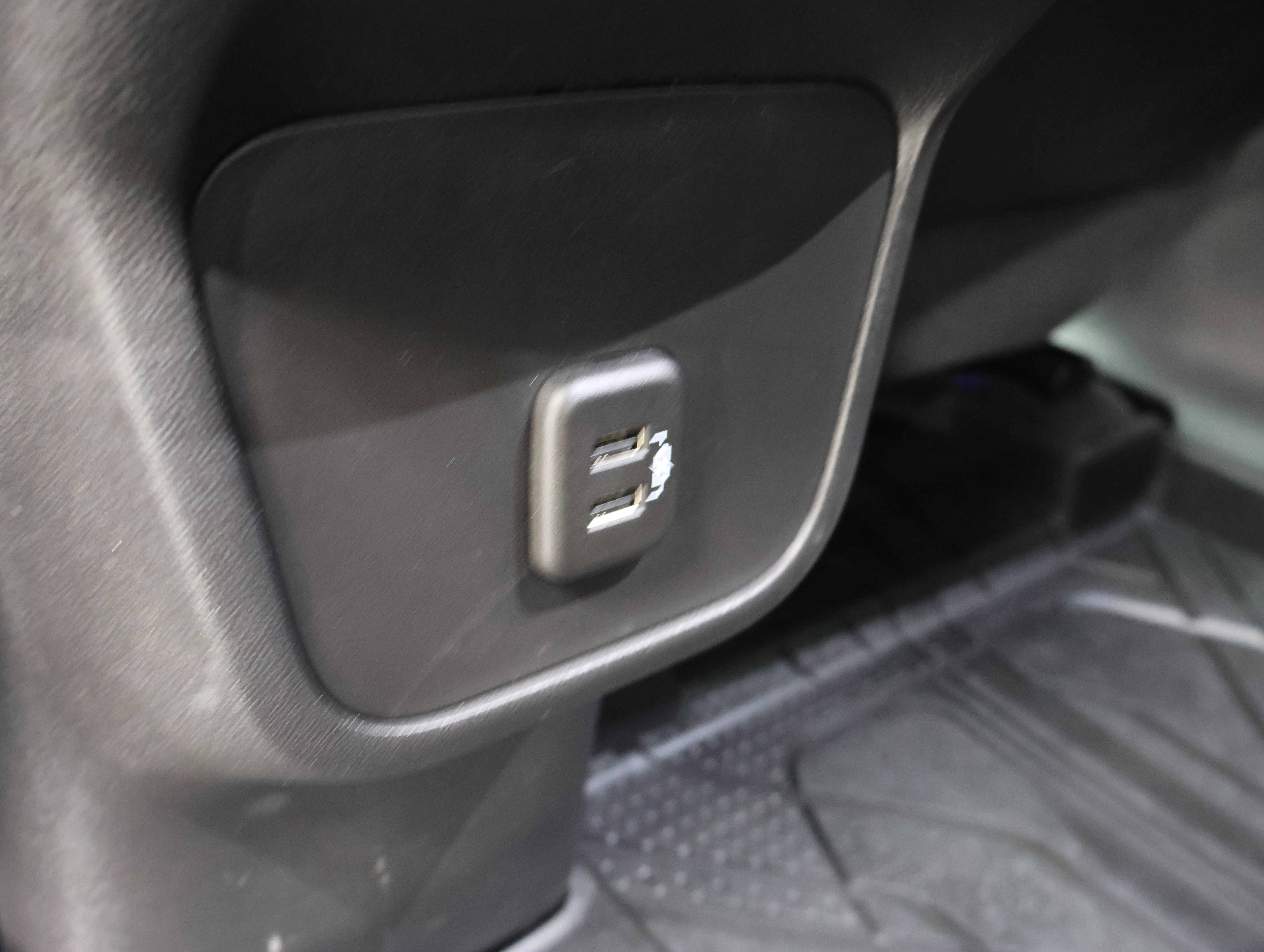 Used 2024 Chevrolet Equinox RS w/ LPO, Floor Liner Package AWD/4WD image 35