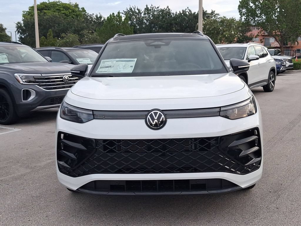 New 2026 Volkswagen Tiguan SE R-Line FWD image 2