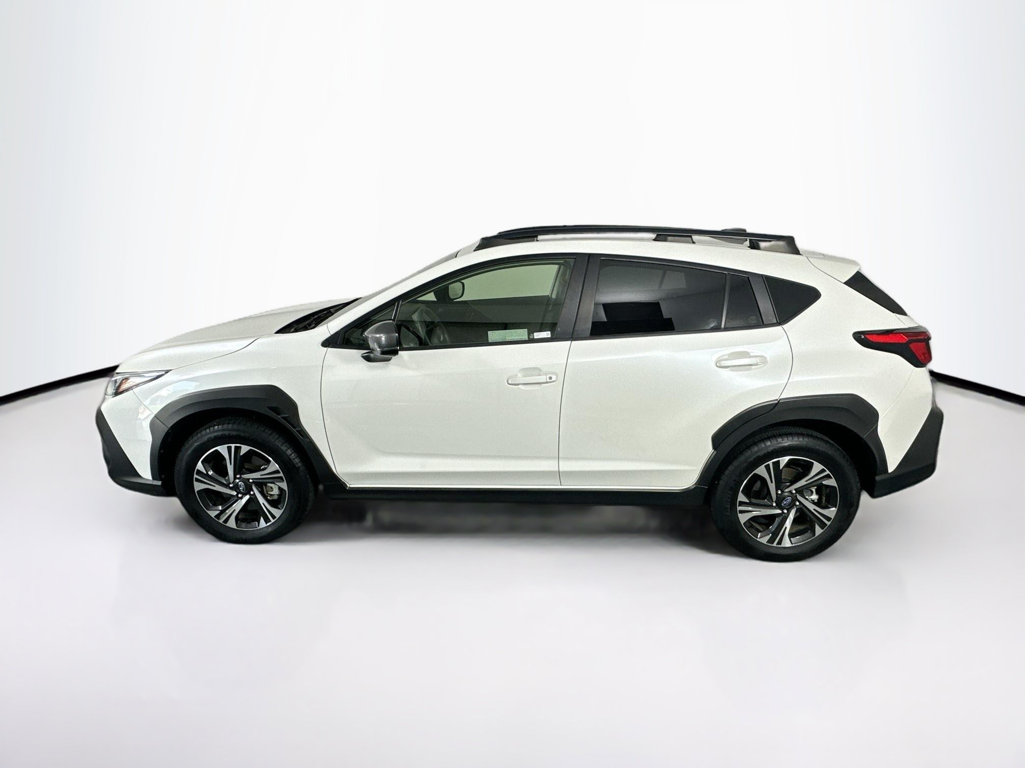 Used 2024 Subaru Crosstrek 2.0i Premium w/ Crosstrek Mirror Package AWD/4WD image 4