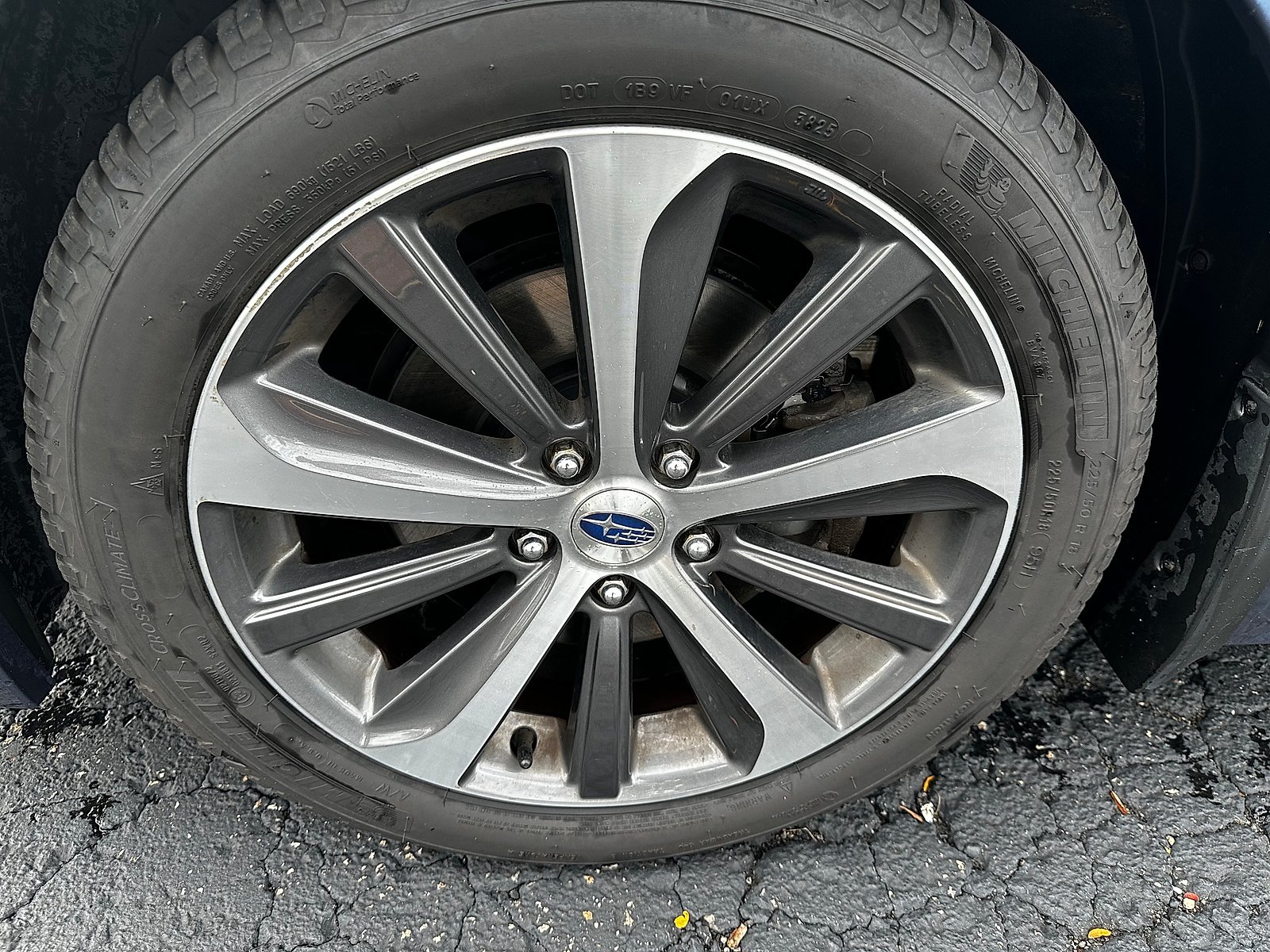 Used 2016 Subaru Legacy 3.6R Limited AWD/4WD image 9