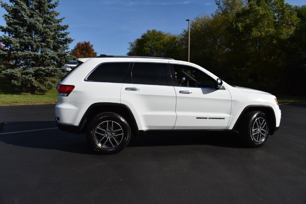 Used 2017 Jeep Grand Cherokee Limited w/ Trailer Tow Group IV AWD/4WD image 5