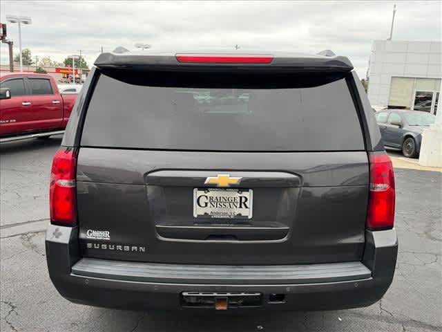 Used 2017 Chevrolet Suburban LT w/ Luxury Package AWD/4WD image 4