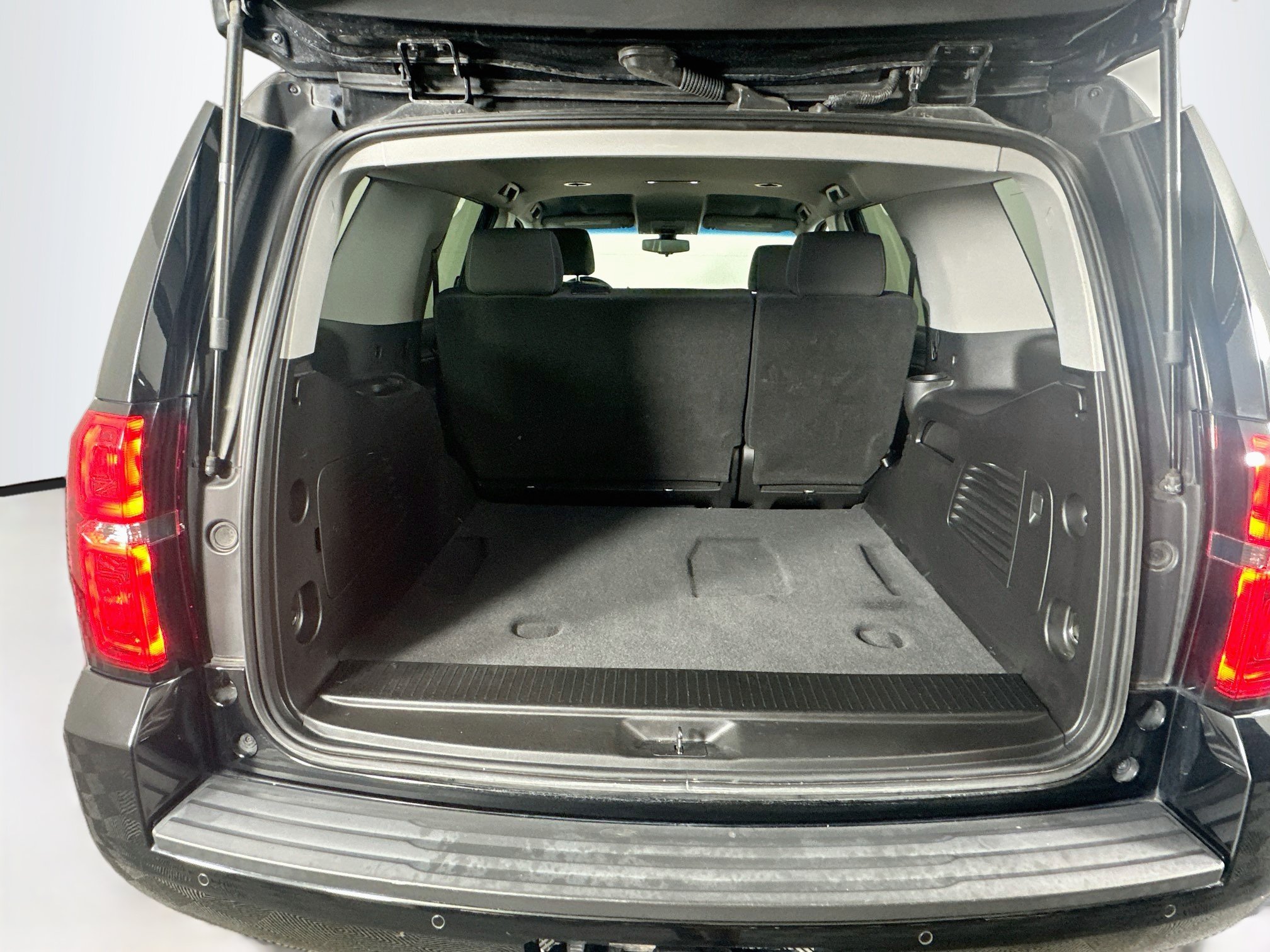 Used 2019 Chevrolet Tahoe LS AWD/4WD image 27