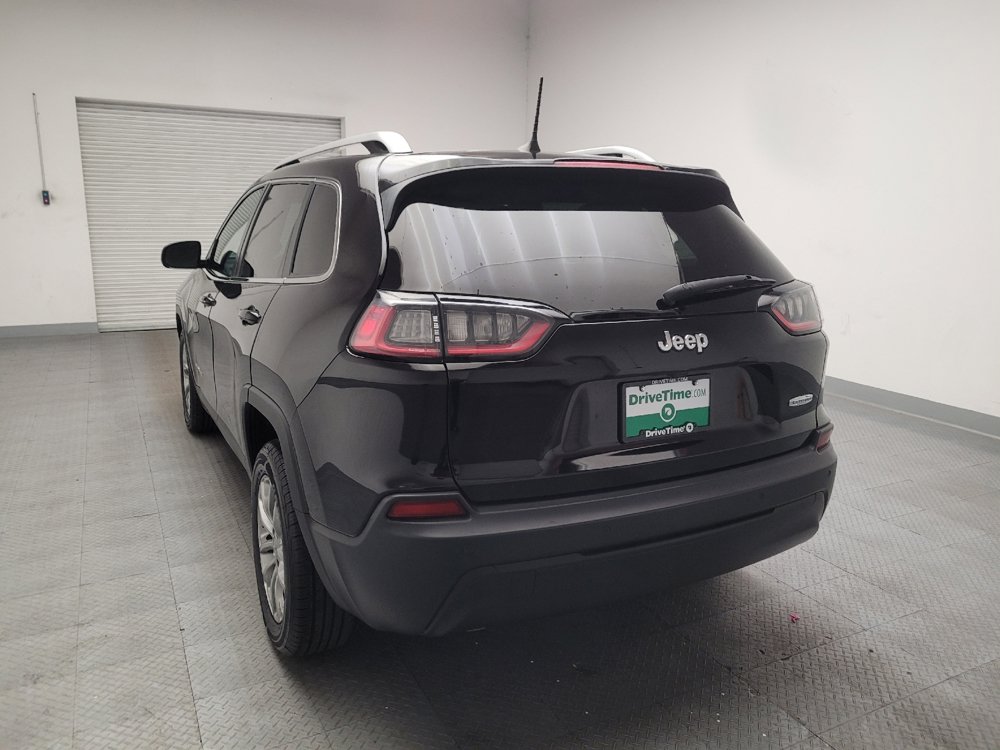 Used 2019 Jeep Cherokee Latitude Plus w/ Comfort/Convenience Group FWD image 6