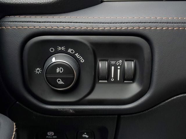 New 2026 RAM 1500 Tungsten w/ Trailer Tow Group AWD/4WD image 36